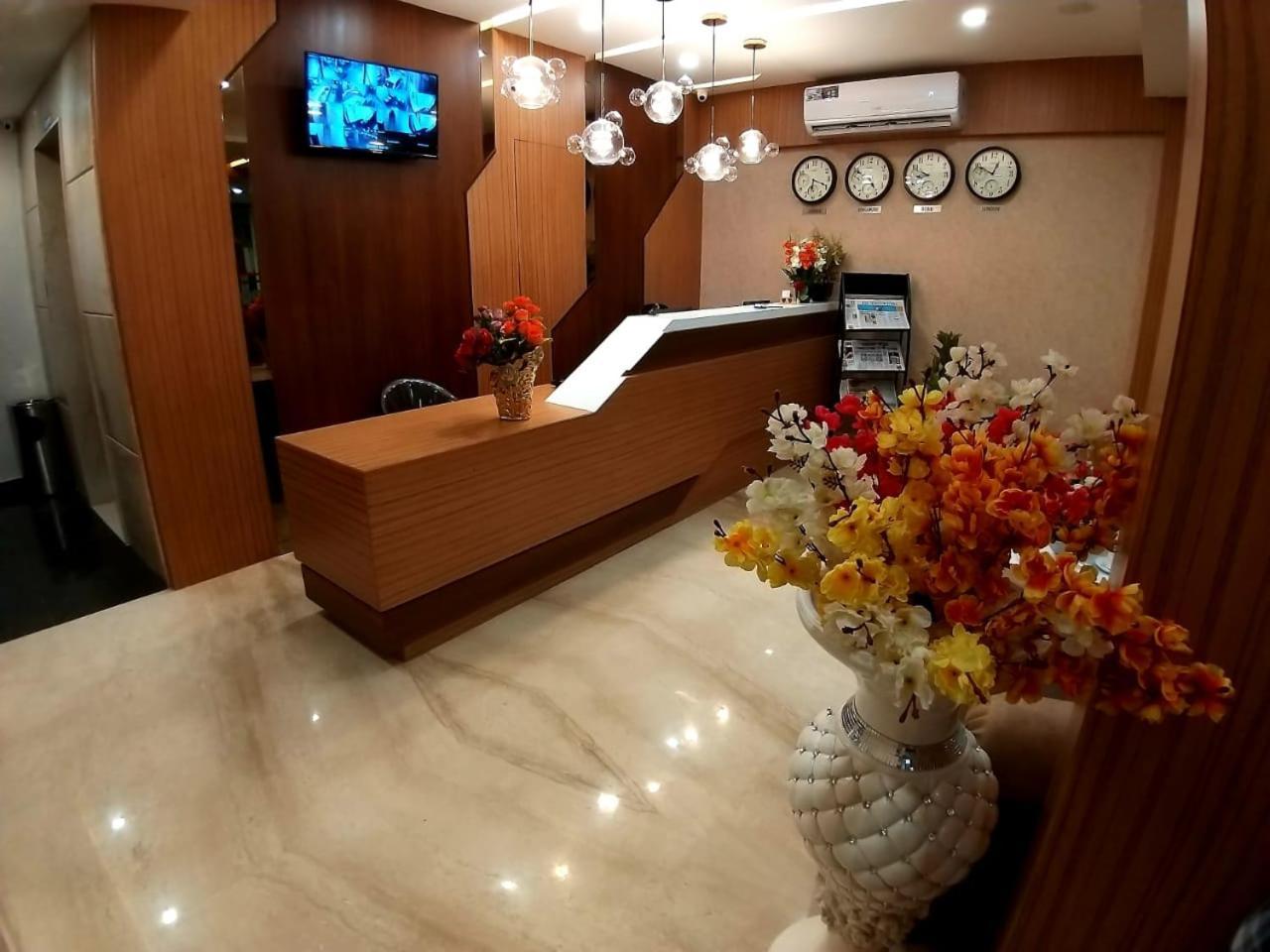 Grand Elegant Hotel Chennai Bagian luar foto