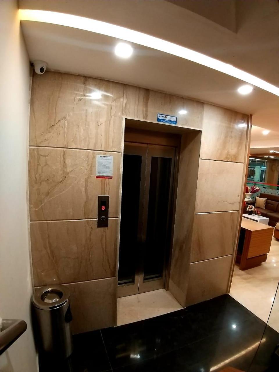 Grand Elegant Hotel Chennai Bagian luar foto