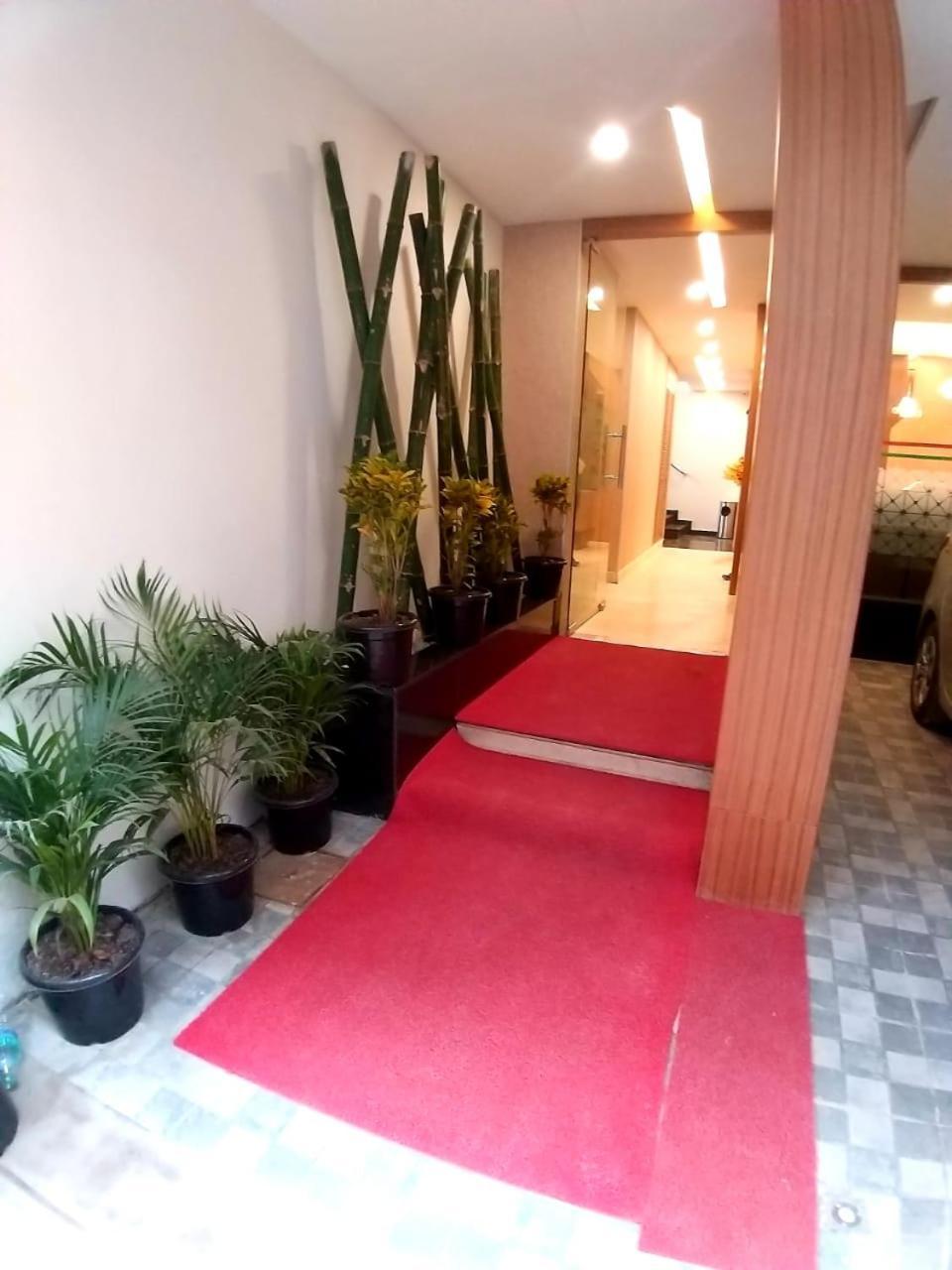 Grand Elegant Hotel Chennai Bagian luar foto