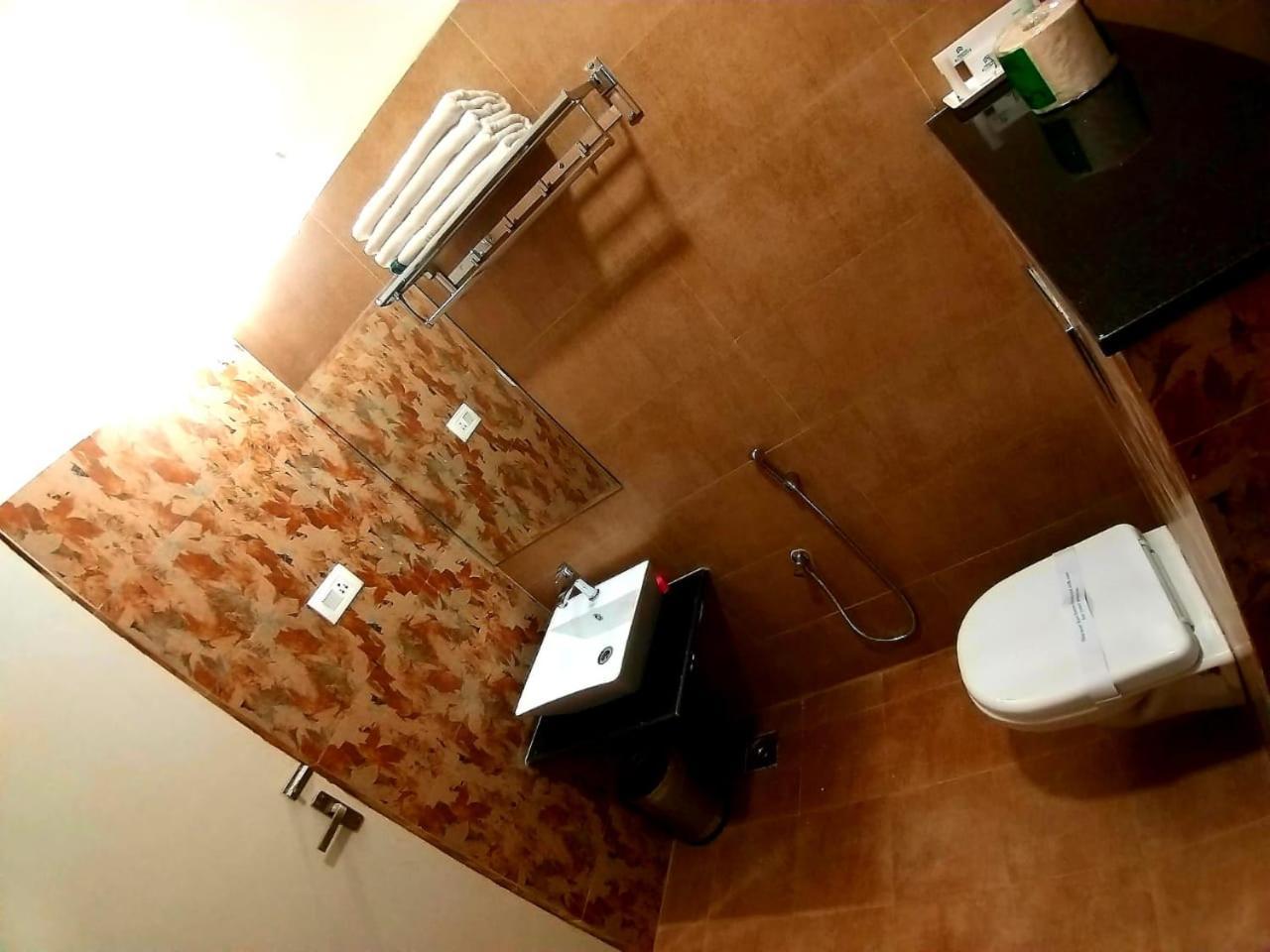 Grand Elegant Hotel Chennai Bagian luar foto